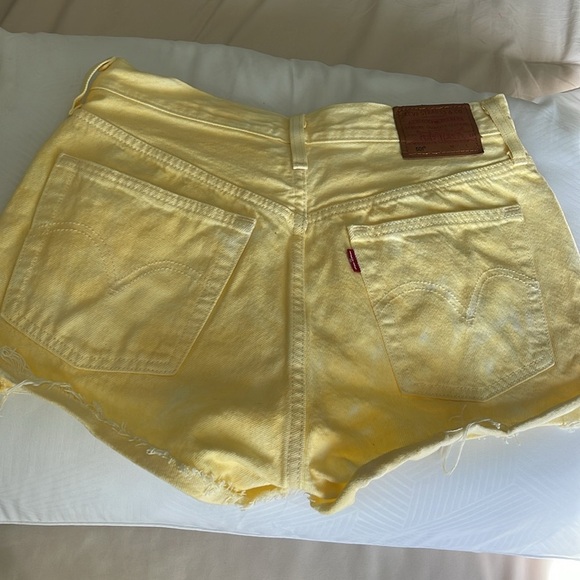 New 501 raw hem shorts size W27 - Picture 2 of 5
